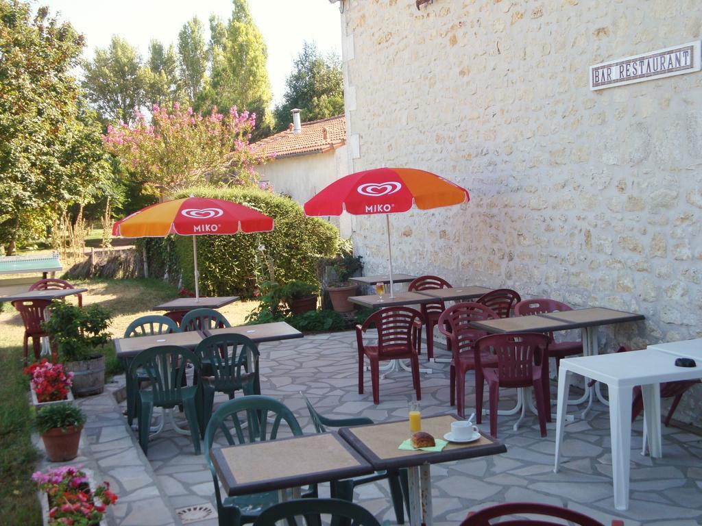 Le Clos Fleuri Hotel Medis Exterior photo