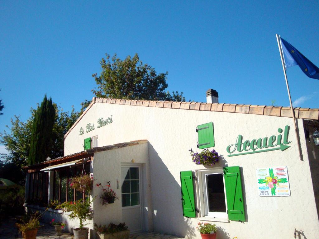 Le Clos Fleuri Hotel Medis Exterior photo