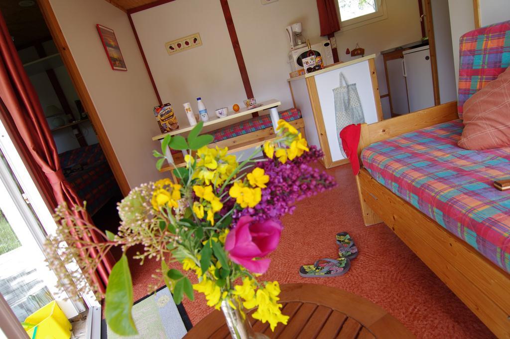 Le Clos Fleuri Hotel Medis Room photo