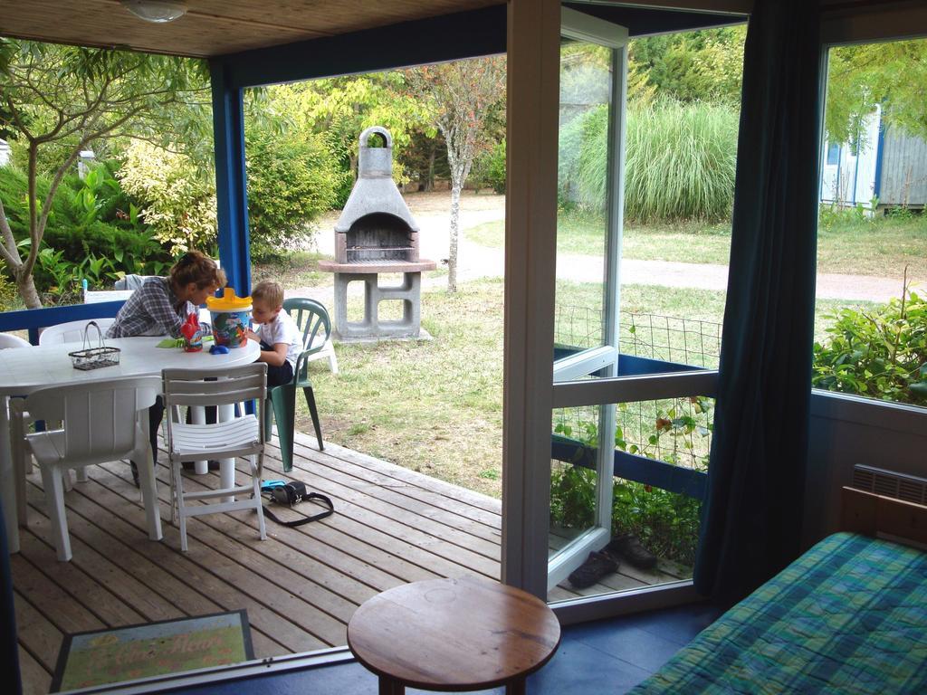 Le Clos Fleuri Hotel Medis Room photo