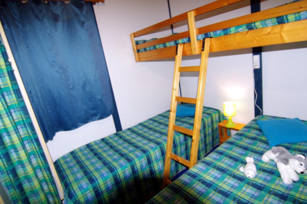Le Clos Fleuri Hotel Medis Room photo