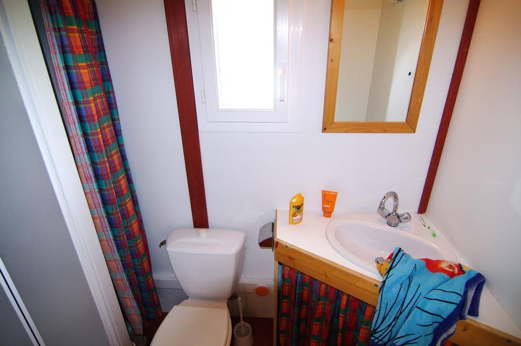 Le Clos Fleuri Hotel Medis Room photo