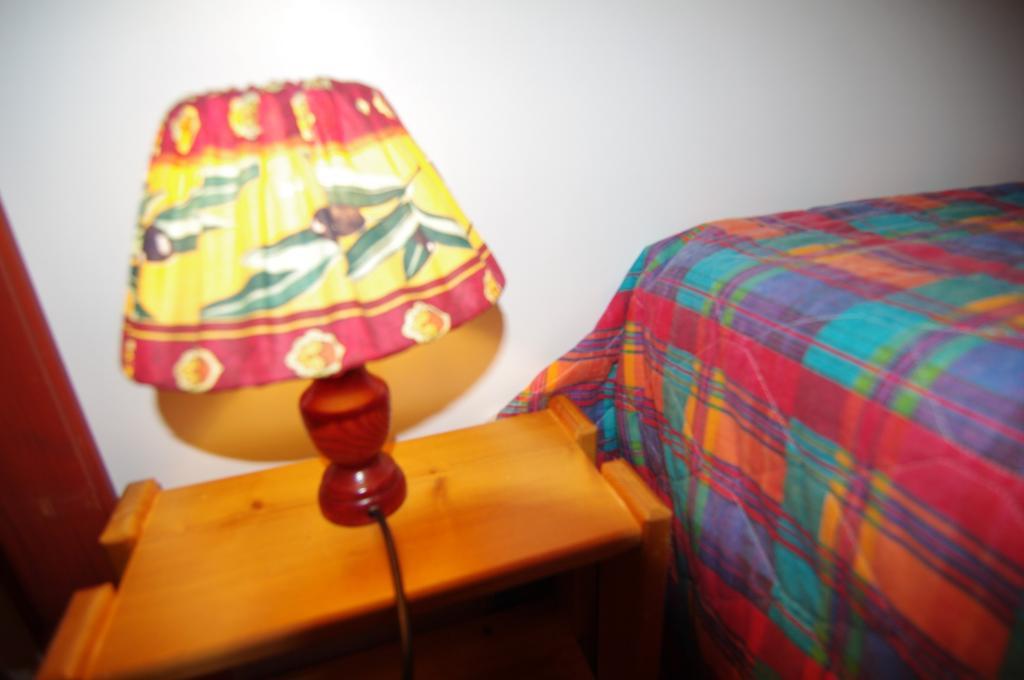 Le Clos Fleuri Hotel Medis Room photo